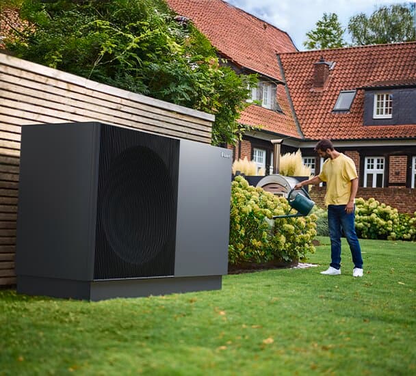 aroTHERM perform u vrtu velike kuće