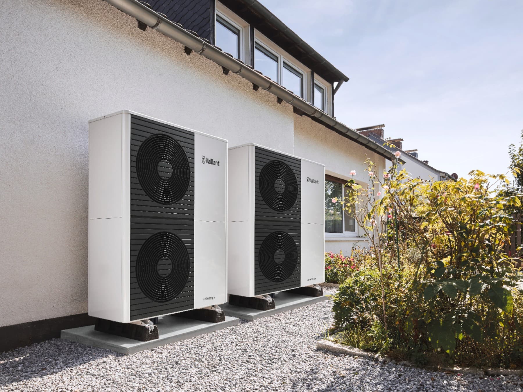 Vaillant toplotne pumpe ispred moderne zgrade