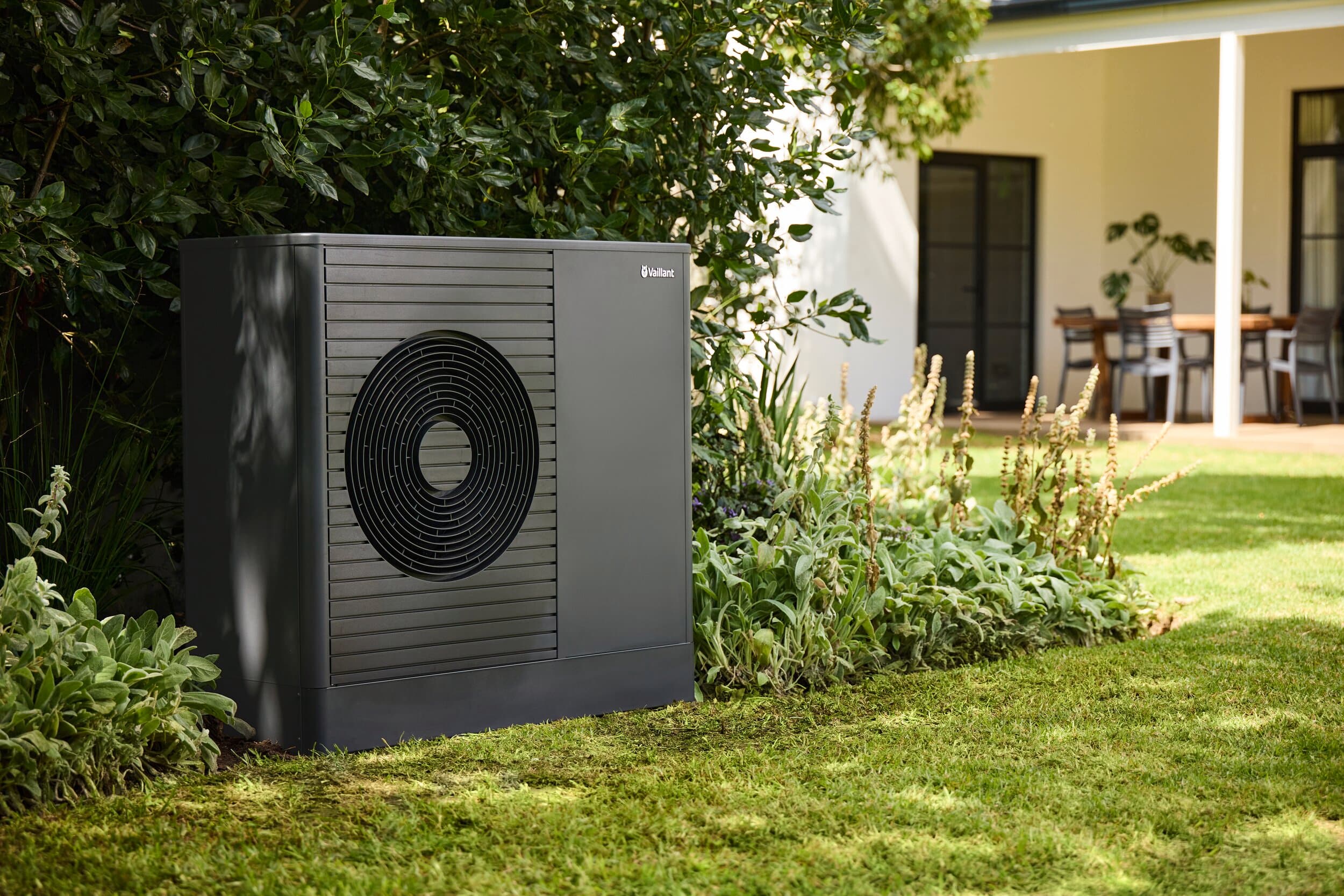 aroTHERM plus u vrtu