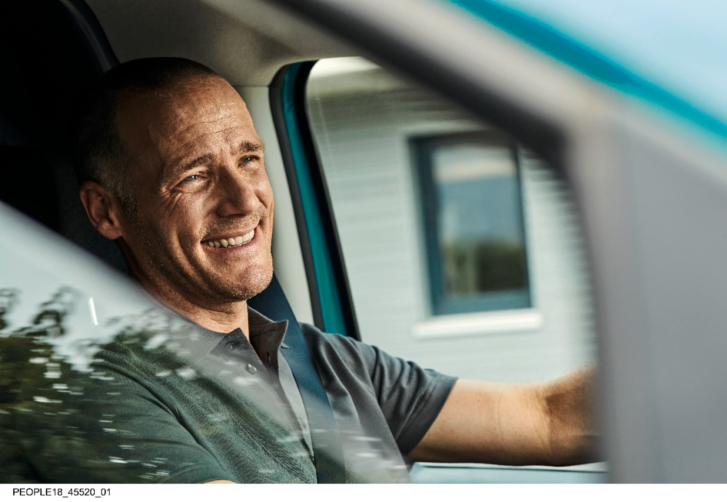 Serviser u automobilu